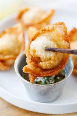  Jiaxing Wontons: En delikatAsiatisk fyllning möter en krispigt, gyllenbrun deg!