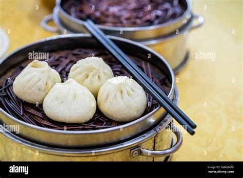  Lianrou Baozi - En ljuvlig kombination av saftig köttfärs och mjukt ångat deg!