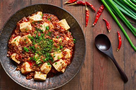  Mapo Tofu - En kryddigt dans av silken tofu och flammande Sichuanpeppar!